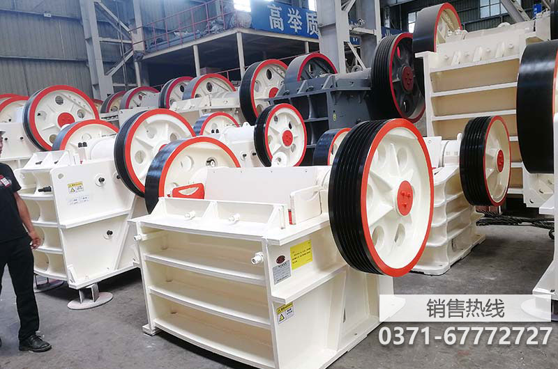 石头碎石机多少钱一台?想要一台时产100吨左右的,...