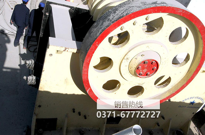 履带式混凝土破碎机好用吗?市场前景如何?