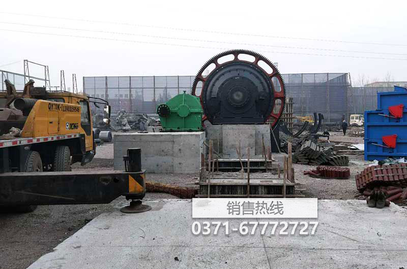 石料厂配置砂石生产线中,颚式破碎机有哪几类?